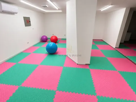 Rent, office space, 294m², Blok 5, Podgorica - image 7