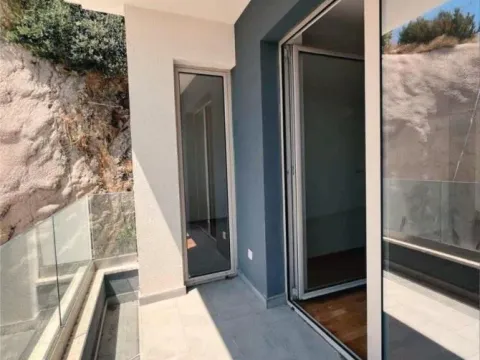 Sale, two bedroom apartment, 62m², Bečići, Budva - image 5