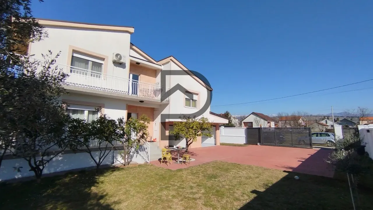 Izdavanje, stan, 330m², Tološi, Podgorica