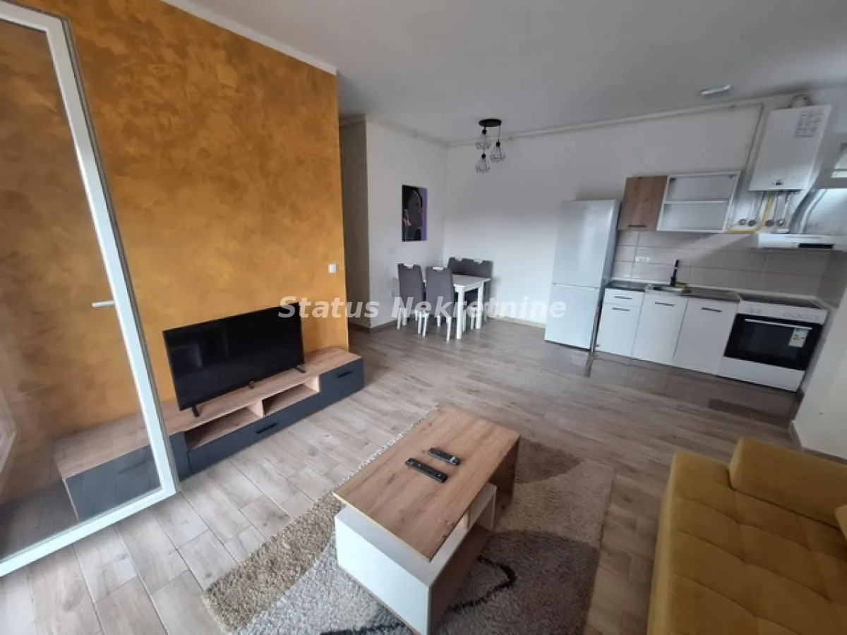 Prodaja, jednosoban stan, 45m², Centar, Inđija
