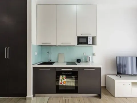 Daily-rent, studio apartment, 28m², Bečići, Budva - image 5