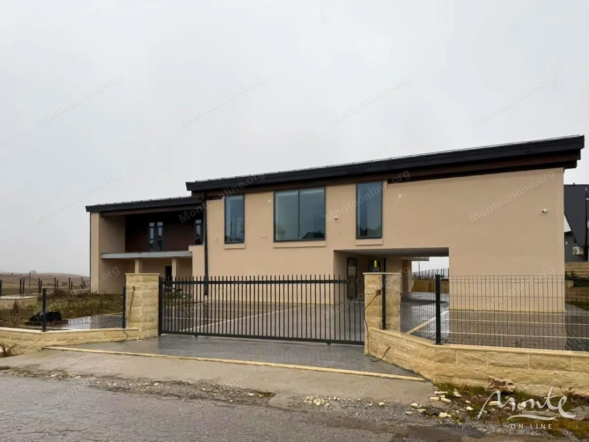 Prodaja, kuća, 1283m², Motički gaj, Žabljak