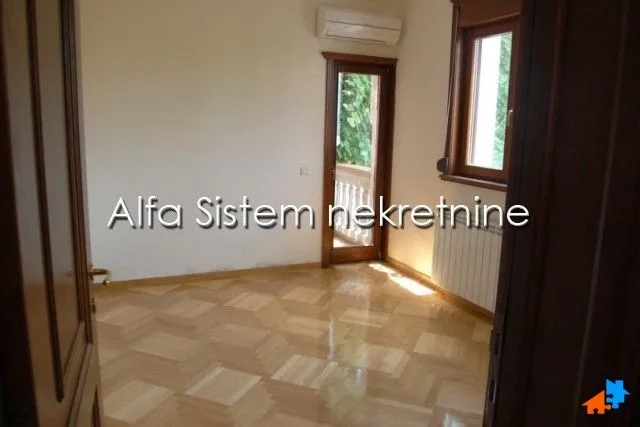 Izdavanje, stan, 250m², Savski Venac, Beograd