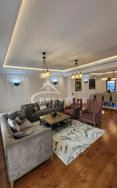 Rent, house, 280m², Stara Varoš, Podgorica