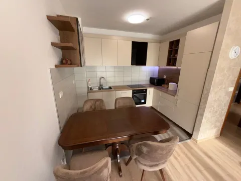 Izdavanje, dvosoban stan, 75m², City Kvart, Podgorica - image 4