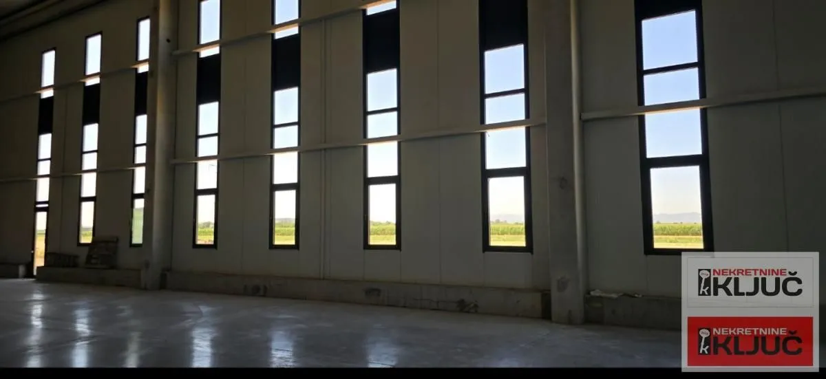 Rent, office space, 1220m², Čenej, Novi Sad Sve Podlokacije