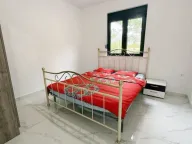 Izdavanje, trosoban stan, 85m2, Polje, Bar