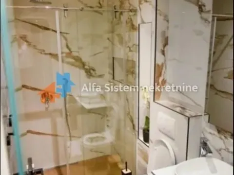 Izdavanje, trosoban stan, 74m², Stari Grad, Beograd - image 2