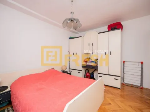 Prodaja, kuća, 348m², Stara Varoš, Podgorica - image 30