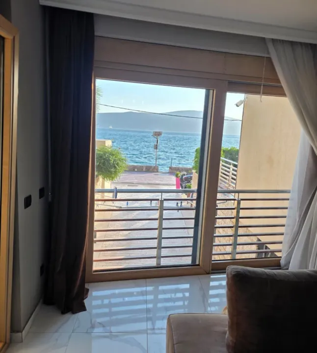 Izdavanje, dvosoban stan, 69m², Opatovo, Tivat