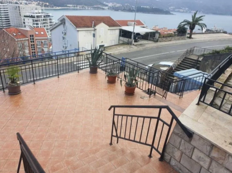 Prodaja, dvosoban stan, 60m², Budva, Crna Gora