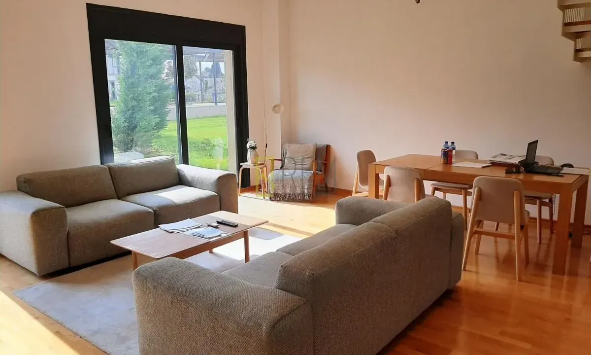 Prodaja, trosoban stan, 106m², Zagorič, Podgorica