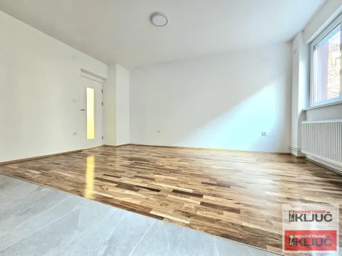 Prodaja, dvosoban stan, 43m², Cara Dušana, Novi Sad Sve Podlokacije - image 3