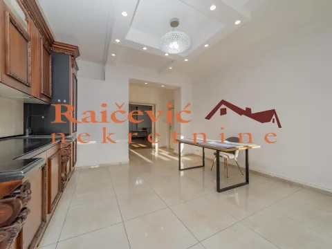 Rent, three bedroom apartment, 102m², Cvetni Trg, Vračar Sve Podlokacije - image 17