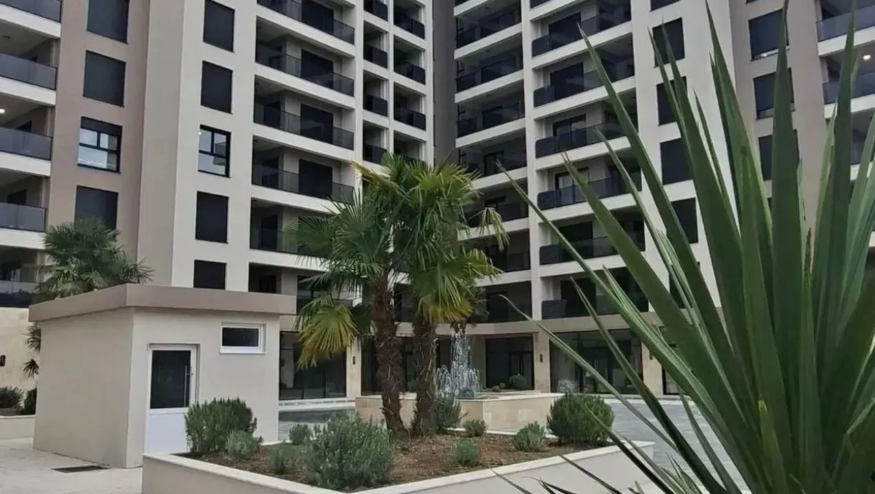Sale, one bedroom apartment, 62m², Centar, Bar