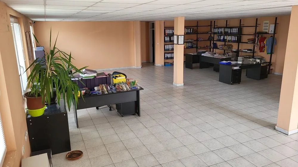 Sale, office space, 860m², Zemun Sve Podlokacije, Beograd