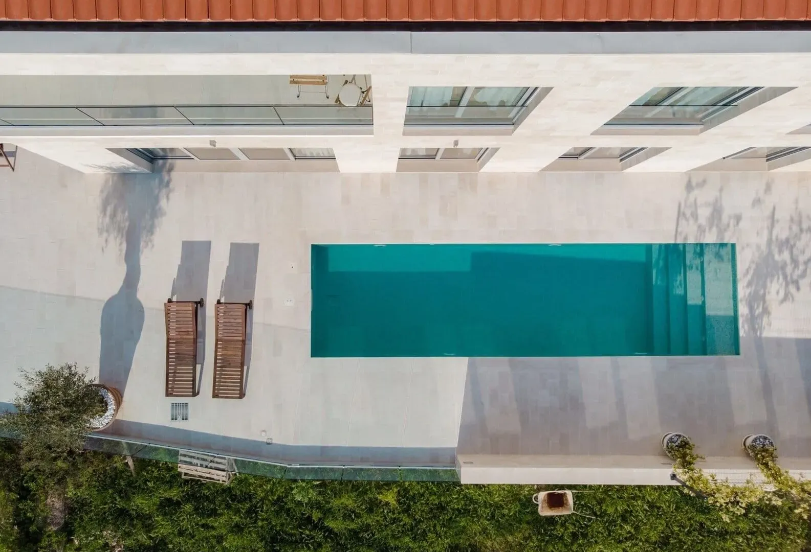 Izdavanje, četvorosoban stan, 273m², Marići, Tivat