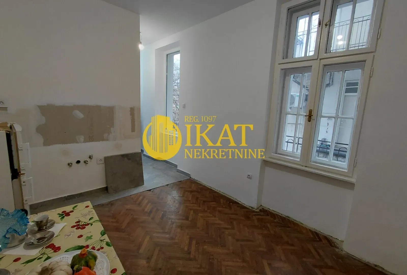 Prodaja, dvosoban stan, 87m², Stari Grad, Beograd