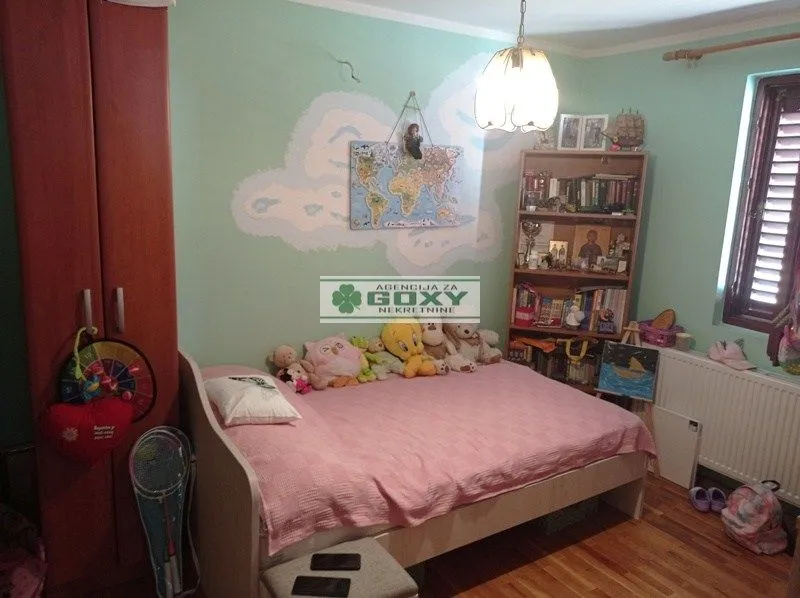 Prodaja, kuća, 245m², Zemun Sve Podlokacije, Beograd