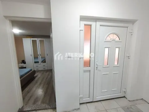 Izdavanje, trosoban stan, 55m², Centar, Zrenjanin - image 9