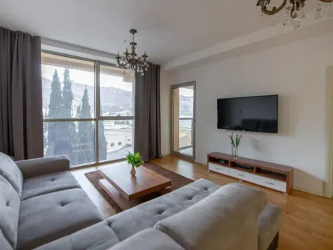 Prodaja, dvosoban stan, 93m², Bečići, Budva - image 1