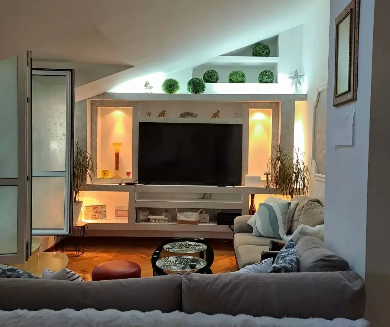 Rent, three bedroom apartment, 100m², Seljanovo, Tivat