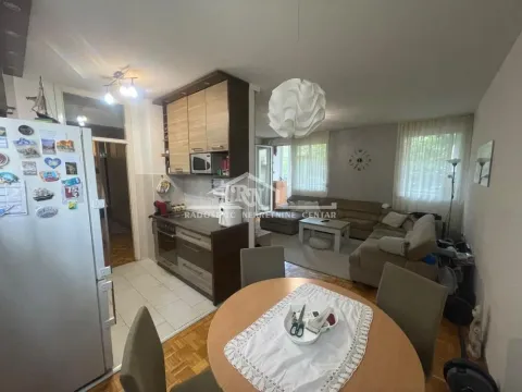 Sale, three bedroom apartment, 70m², Palilula Sve Podlokacije, Beograd - image 2