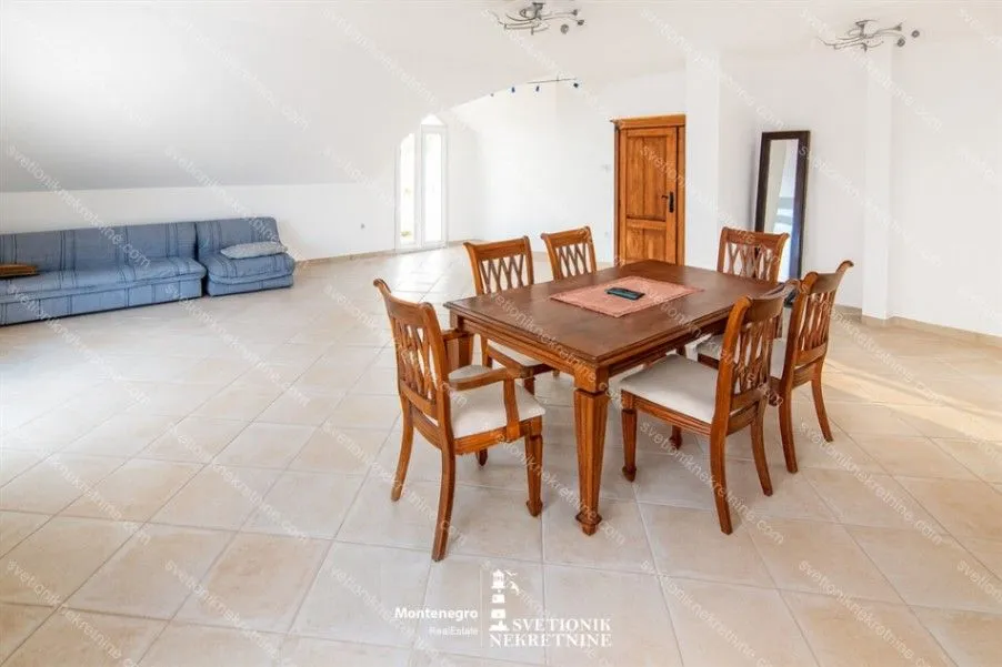 Prodaja, trosoban stan, 118m², Topla, Herceg Novi