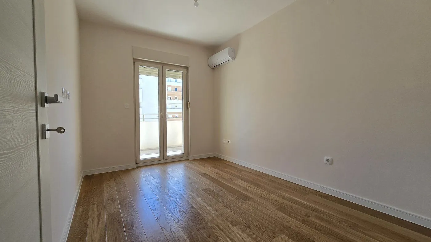 Rent, office space, 93m², Central Point, Podgorica