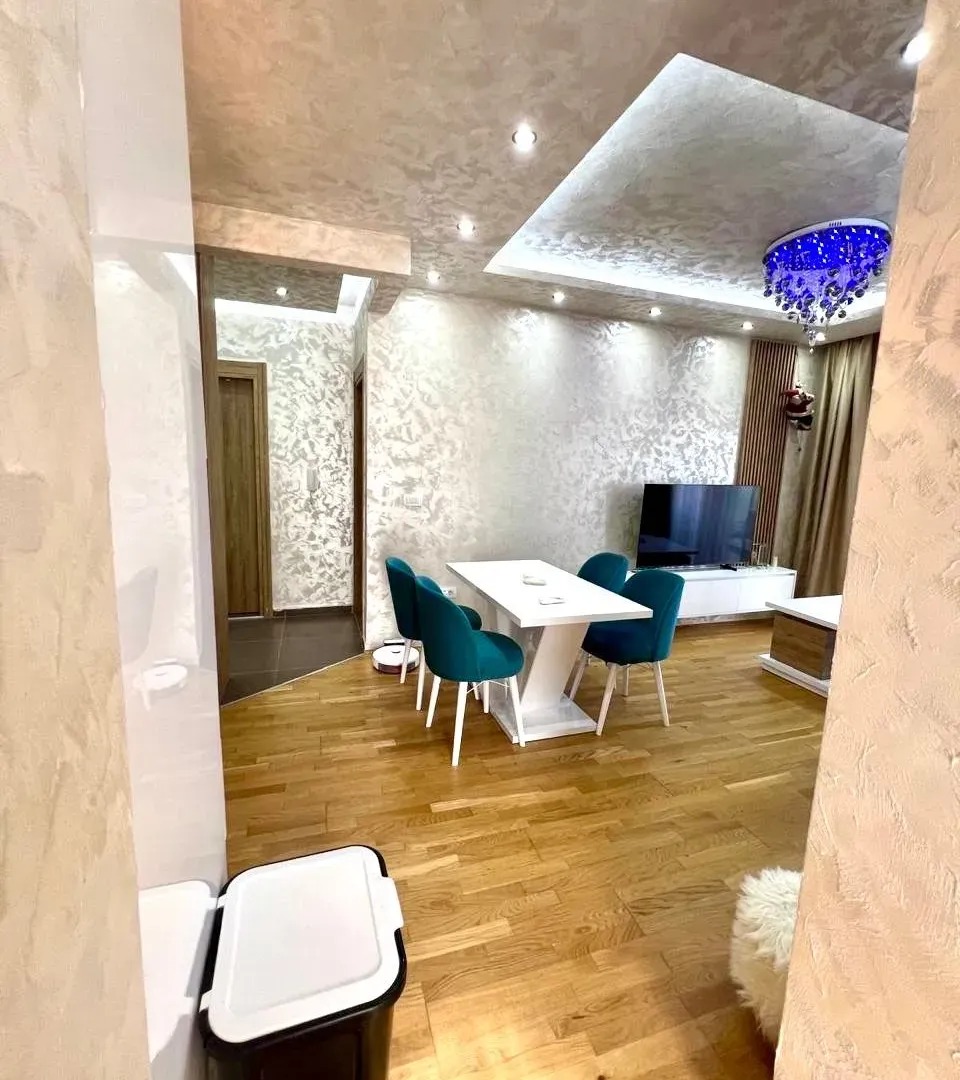 Izdavanje, trosoban stan, 70m², Stari Aerodrom, Podgorica