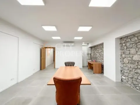 Izdavanje, poslovni prostor, 120m², Centar, Podgorica - image 9