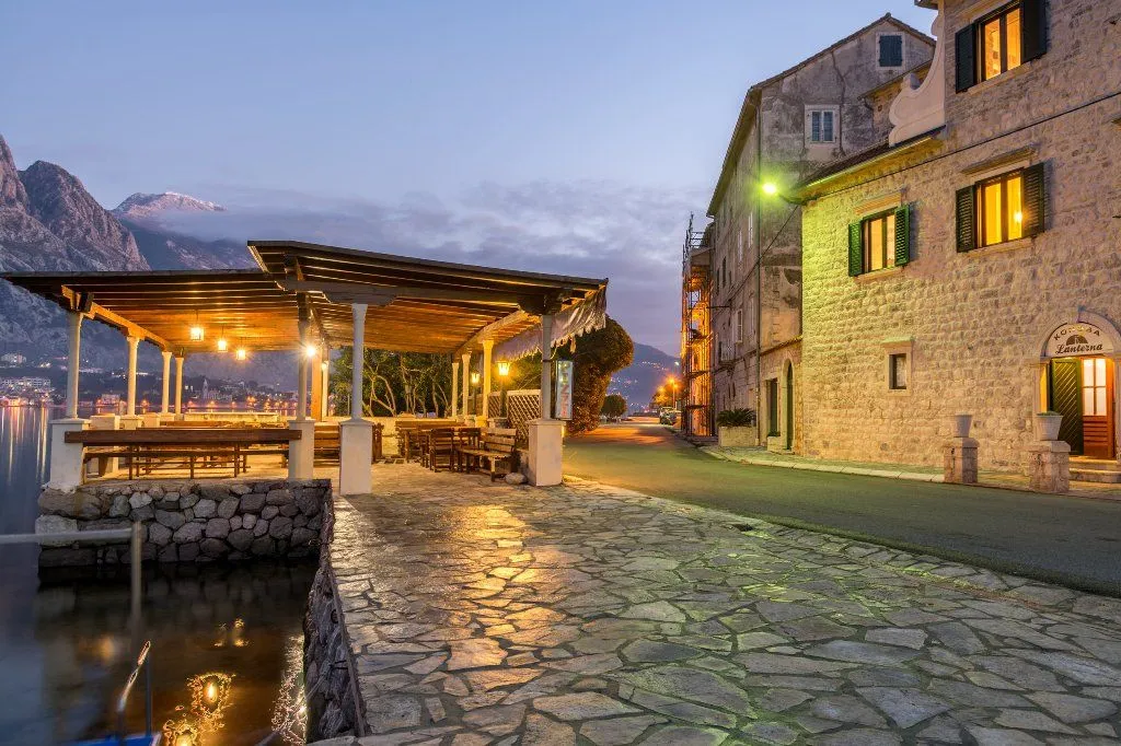 Sale, house, 355m², Prčanj, Kotor