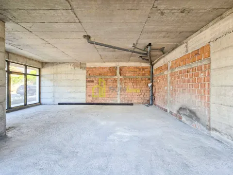 Izdavanje, poslovni prostor, 72m², Stari Aerodrom, Podgorica - image 2