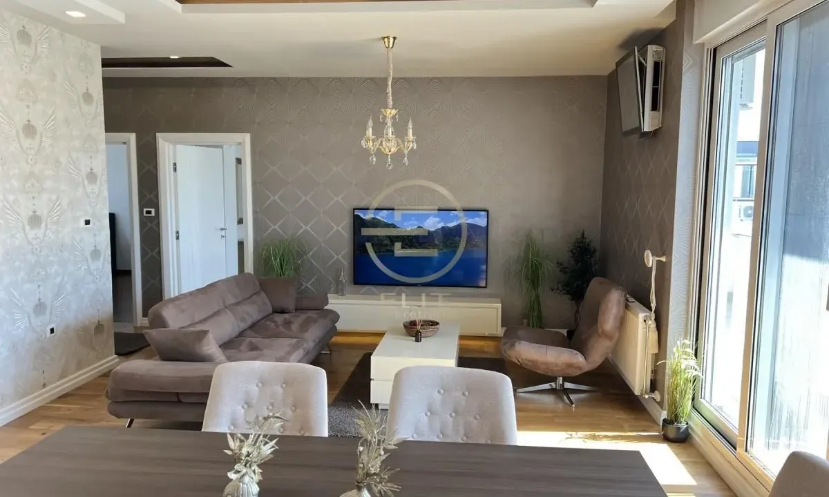 Izdavanje, četvorosoban stan, 123m², Sajmište, Novi Sad