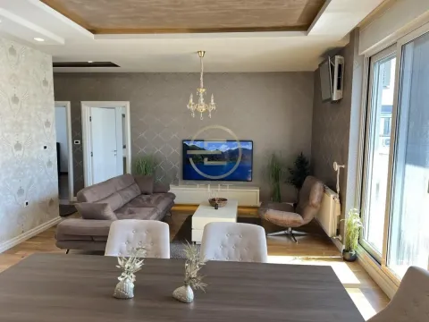 Izdavanje, četvorosoban stan, 123m², Sajmište, Novi Sad