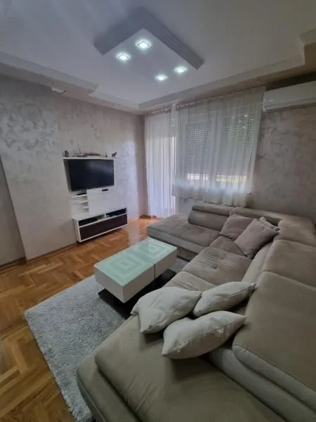 Prodaja, trosoban stan, 59m², Bulevar Evrope, Novi Sad Sve Podlokacije