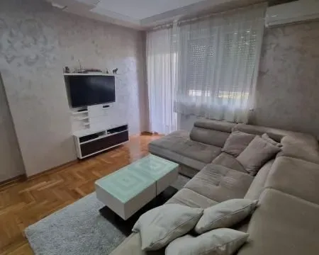 Prodaja, trosoban stan, 59m², Bulevar Evrope, Novi Sad Sve Podlokacije - image 1