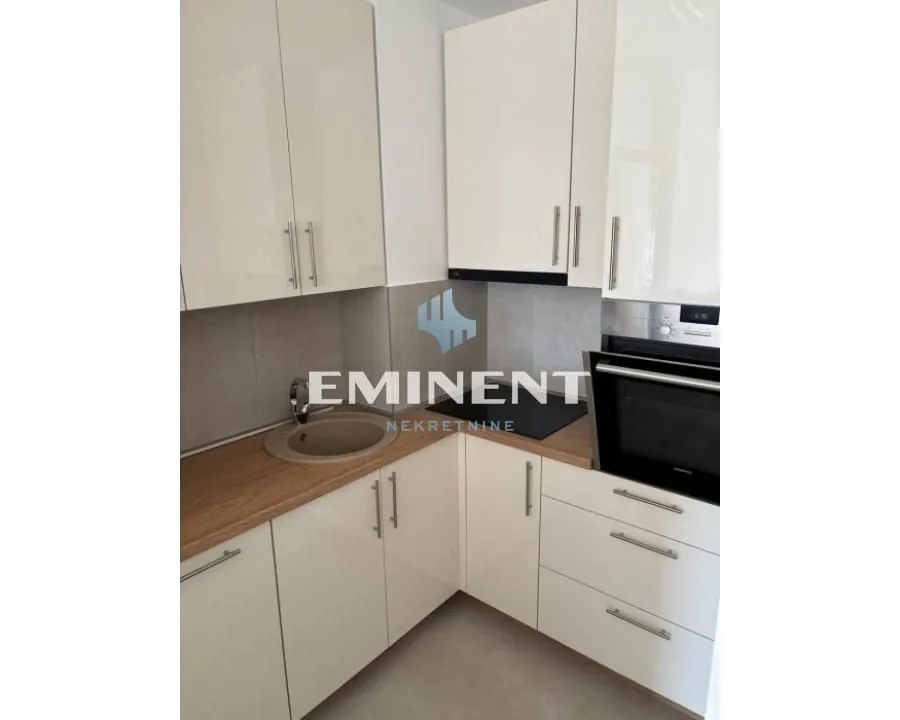 Izdavanje, dvosoban stan, 45m², Zemun Gornji Grad, Zemun Sve Podlokacije