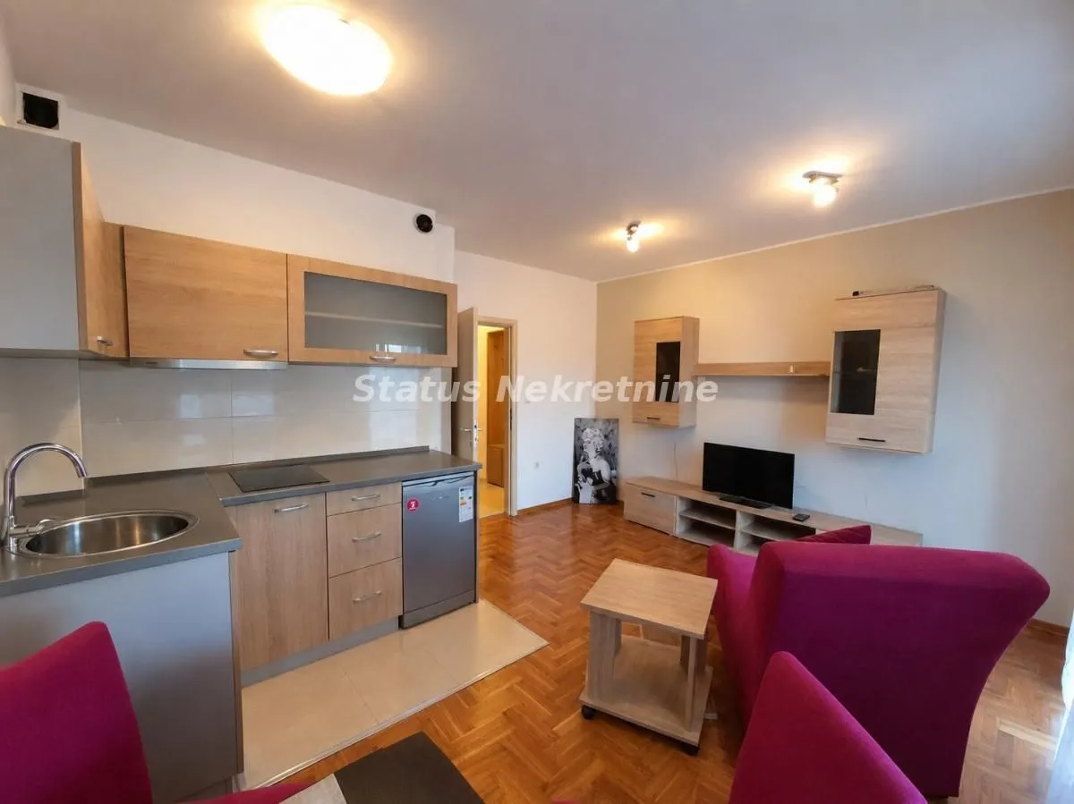 Izdavanje, jednosoban stan, 38m², Rotkvarija, Novi Sad Sve Podlokacije