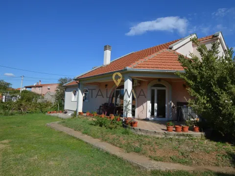 Prodaja, kuća, 180m², Donja Gorica, Podgorica - image 9