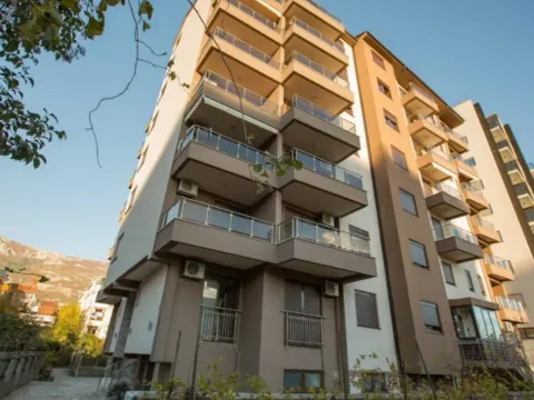Prodaja, jednosoban stan, 41m², Centar, Budva