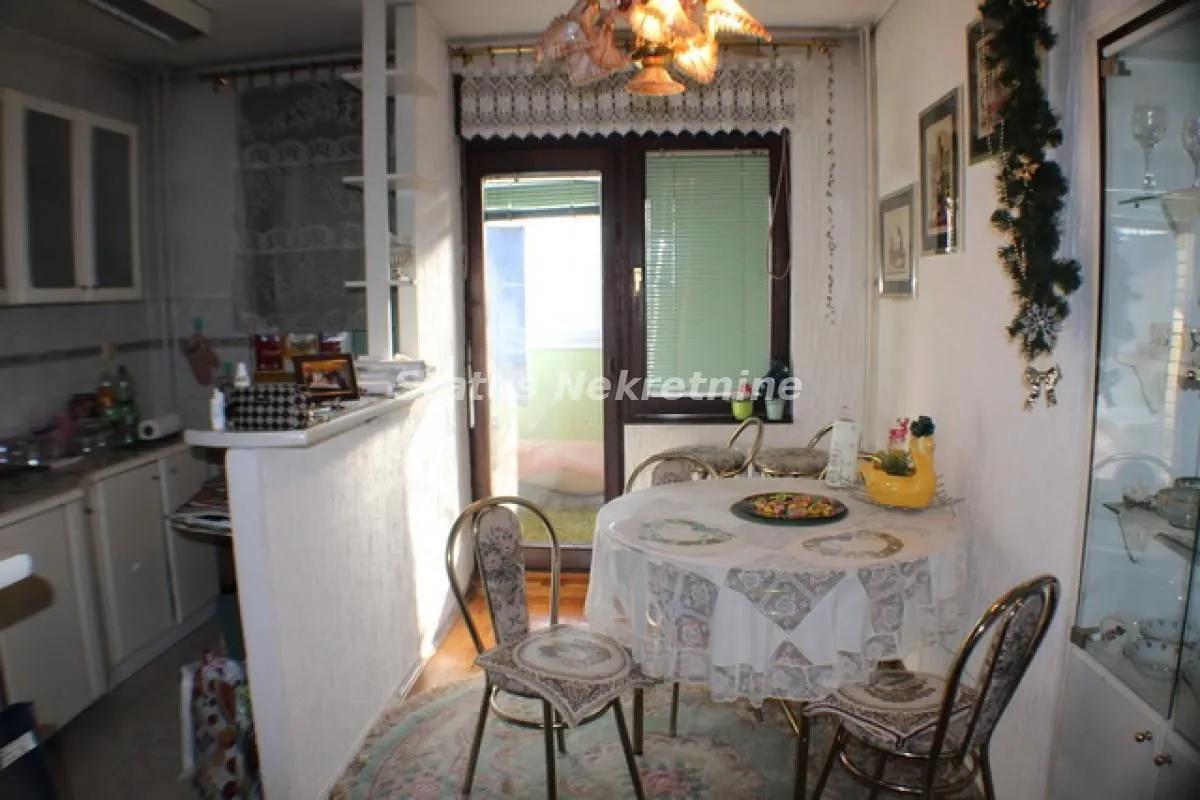 Prodaja, dvosoban stan, 64m², Novo naselje, Novi Sad