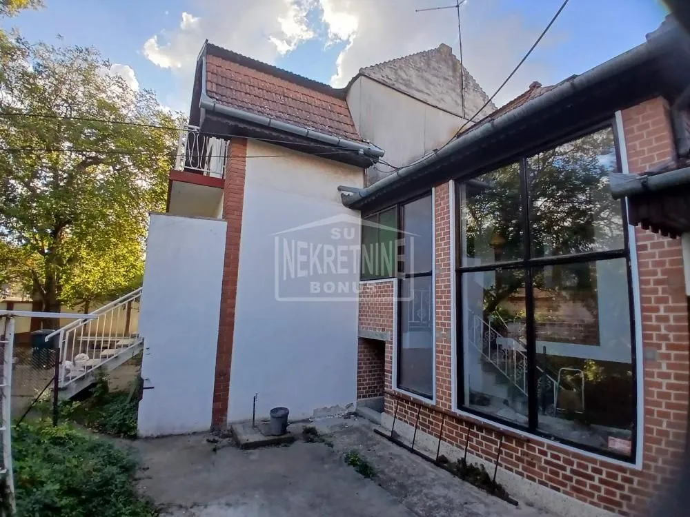 Prodaja, kuća, 258m², Mali Radanovac, Subotica
