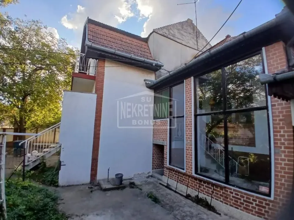 Prodaja, kuća, 258m², Mali Radanovac, Subotica
