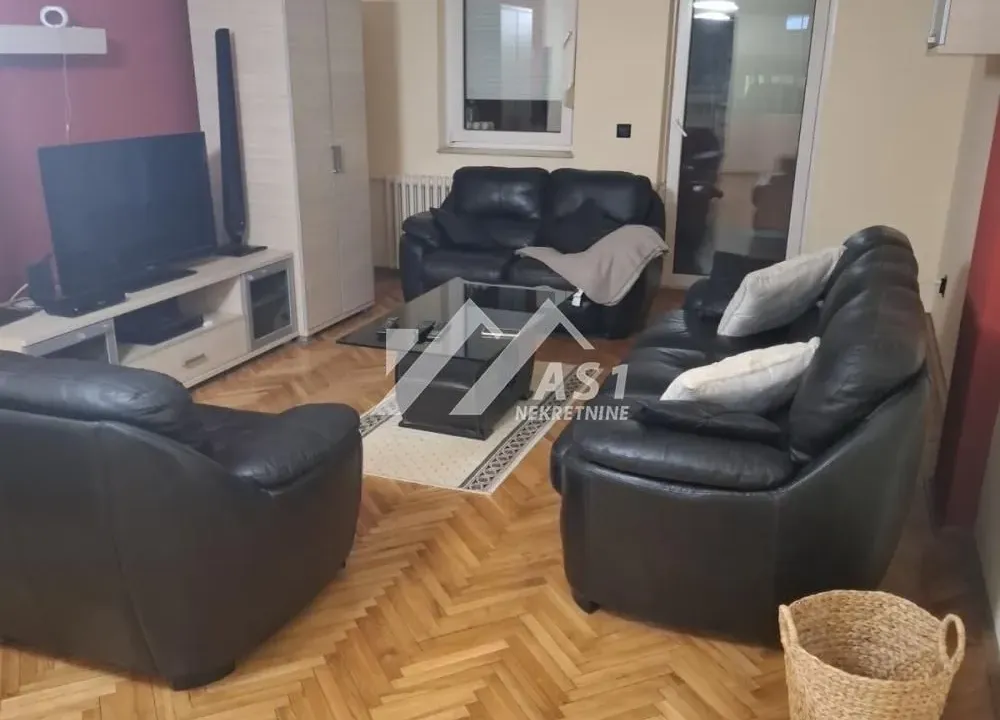 Izdavanje, trosoban stan, 90m², Sajam, Novi Sad Sve Podlokacije