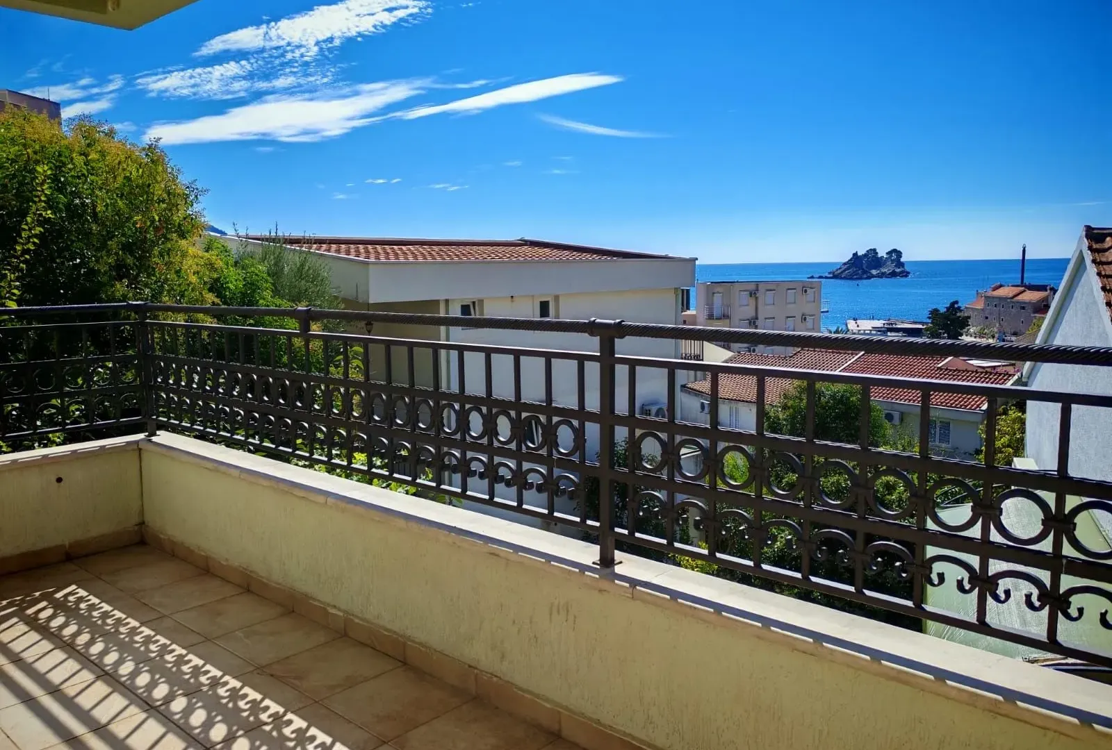 Sale, two bedroom apartment, 84m², Petrovac, Budva