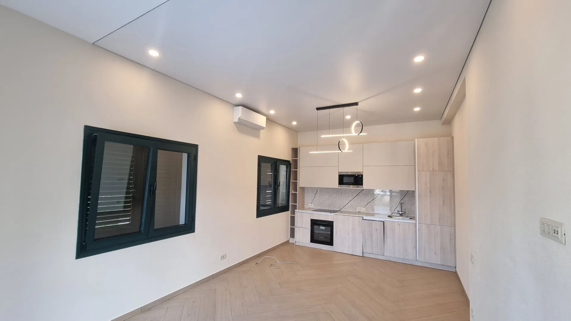 Prodaja, dvosoban stan, 80m², Dobrota, Kotor
