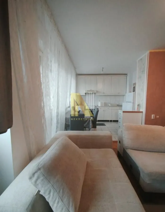 Izdavanje, trosoban stan, 77m², Liman 3, Novi Sad Sve Podlokacije