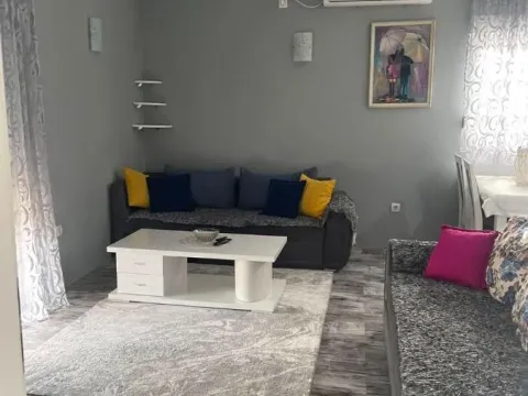 Rent, one bedroom apartment, 60m², Malo Brdo, Podgorica - image 2
