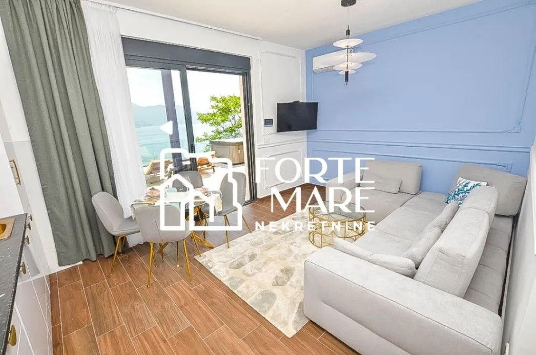 Prodaja, dvosoban stan, 57m², Njivice, Herceg Novi